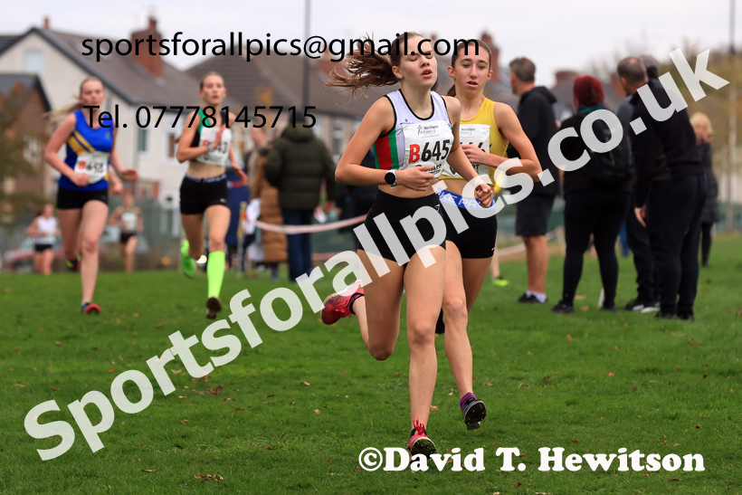 Girls Under-15s relay, 2025 Northern Cross Country Relays, Graves Park, Sheffield. Photo: David T. Hewitson/Sports for All Pics